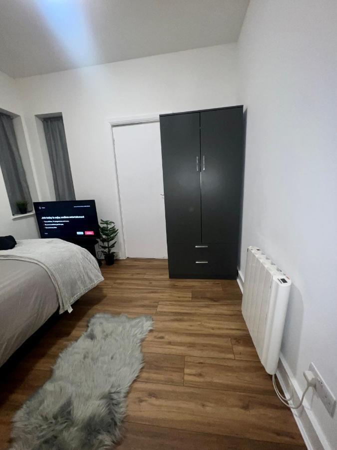 Leisure Studio Flat In Golders Green London Bagian luar foto