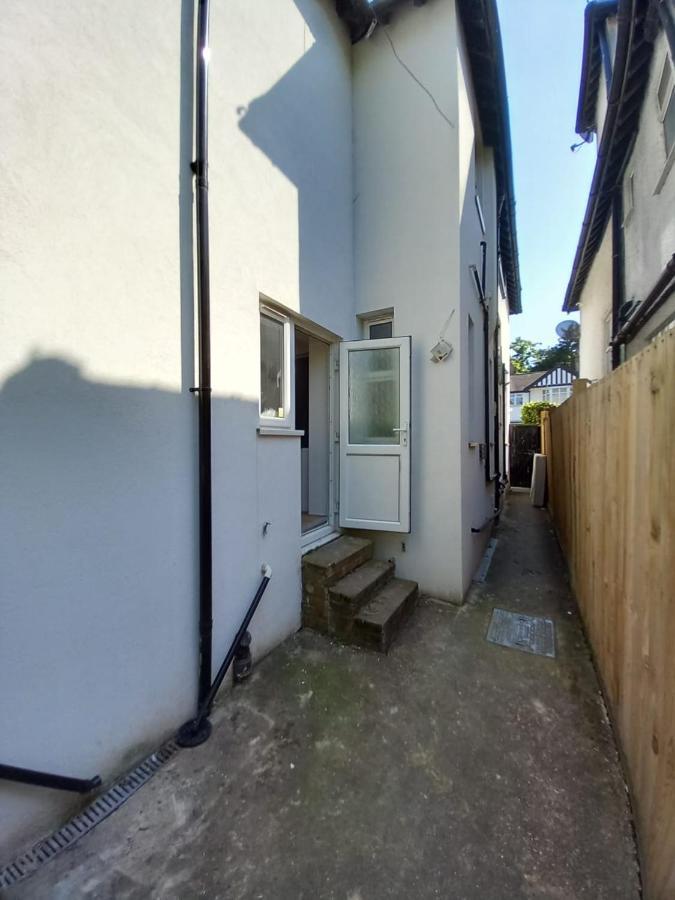 Leisure Studio Flat In Golders Green London Bagian luar foto