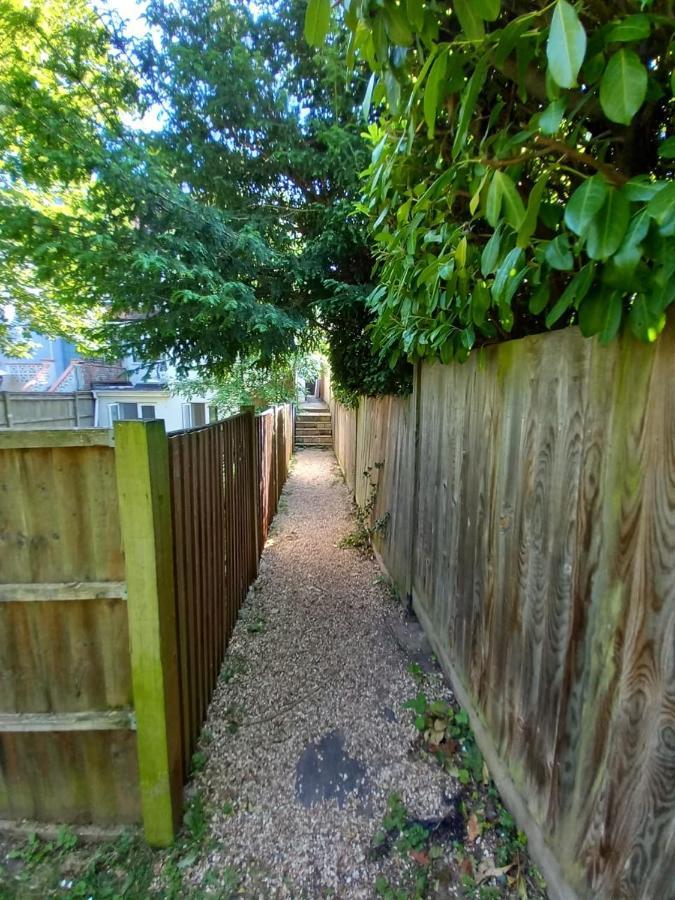 Leisure Studio Flat In Golders Green London Bagian luar foto